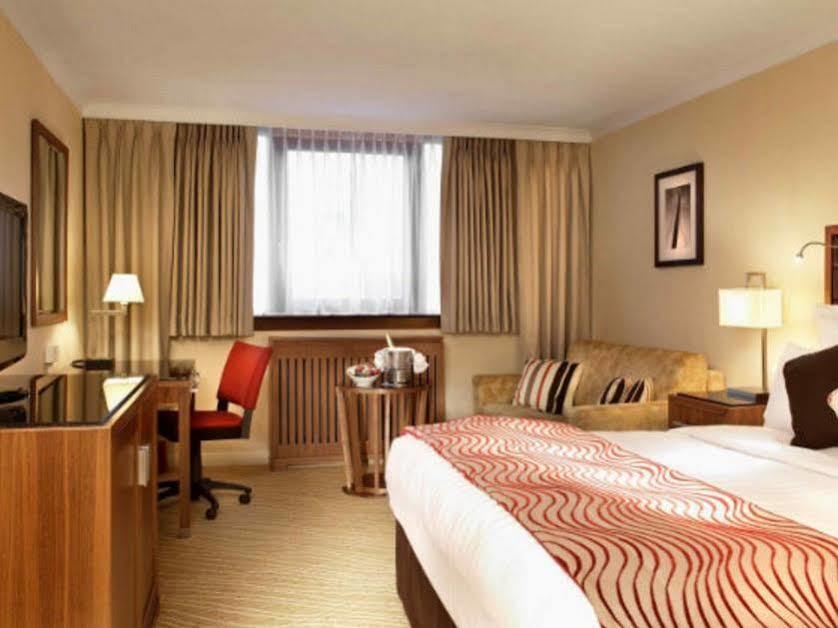 Delta Hotels By Marriott Swansea Exterior photo